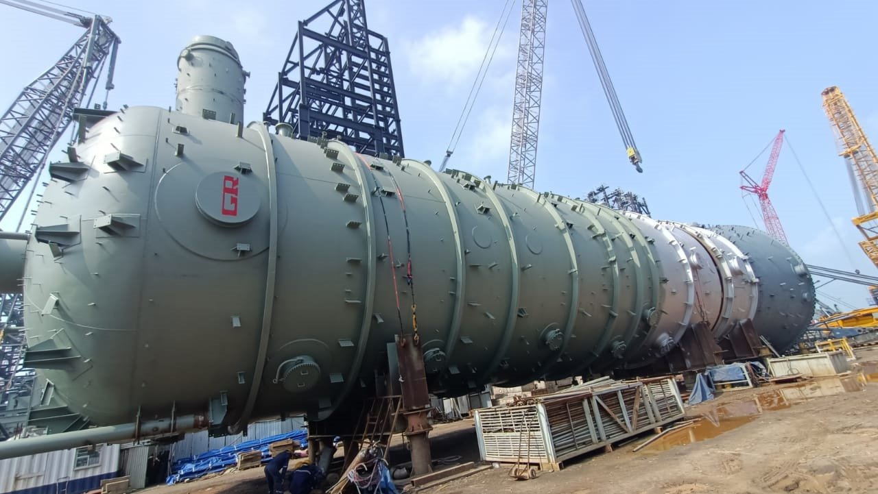 Main fractionator column fabricated by G. R. Engineering for IOCL Panipat Refinery