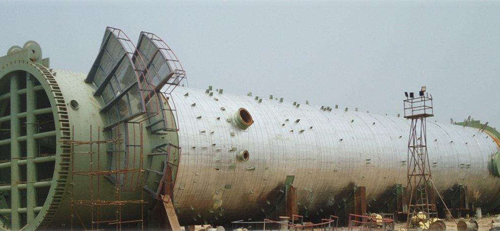 Site-Fabricated Super-Heavy Columns — Guru Gobind Singh Refinery Complex